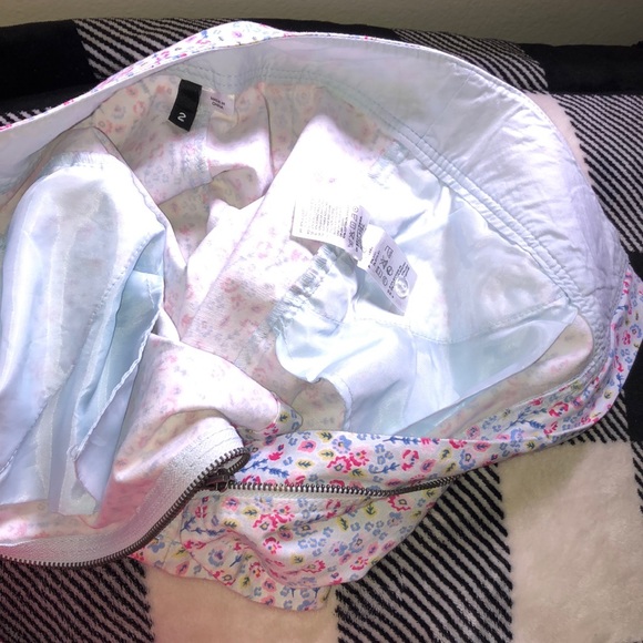 H&M Floral Zip Up Skirt 🌸 - Picture 8 of 8